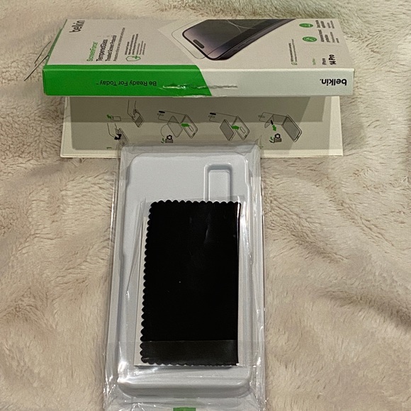 Belkin ScreenForce TemperedGlass Treated Screen Protector for iPhone 14 Pro NWT - Picture 5 of 7